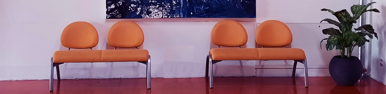 Bild vergr&ouml;&szlig;ern: Foyer St&uuml;hle fertig